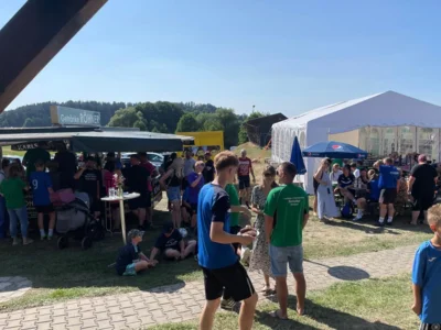 Beim Sommerfest des SV Moosbach verbrachten Alt und Jung gemeinsam eine sch&ouml;ne Zeit.  (Bild vergr&ouml;&szlig;ern)