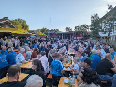 Rund 700 G&auml;ste kamen zum Country-Open Air in Prackenbach.  (Bild vergr&ouml;&szlig;ern)