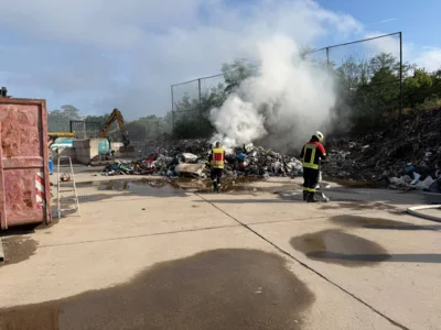 Foto des Albums: 020826 Brand RecHof Nach