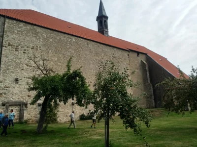 Hier war fr&uuml;her noch ein Anbau  (Bild vergr&ouml;&szlig;ern)