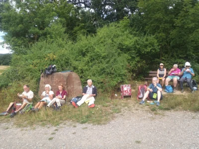 Rast mit Rucksackverpflegung  (Bild vergr&ouml;&szlig;ern)