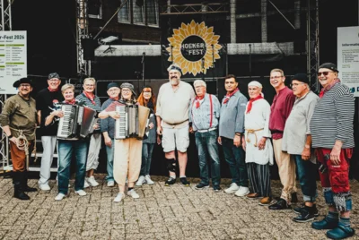 Alle an Bord  (Bild vergr&ouml;&szlig;ern)