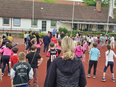Foto des Albums: Spendenlauf für einere schönere Schule