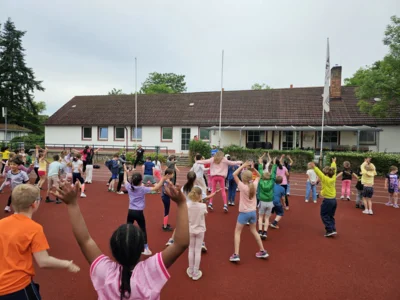 Foto des Albums: Spendenlauf für einere schönere Schule