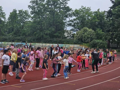 Foto des Albums: Spendenlauf für einere schönere Schule