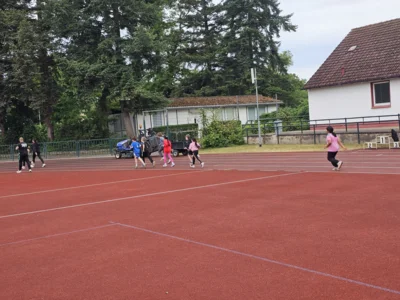 Foto des Albums: Spendenlauf für einere schönere Schule