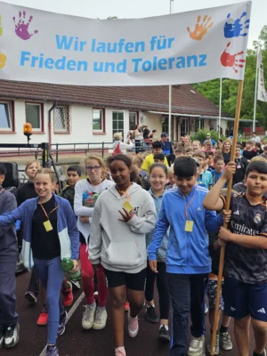 Foto des Albums: Spendenlauf für einere schönere Schule