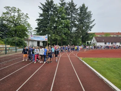Foto des Albums: Spendenlauf für einere schönere Schule