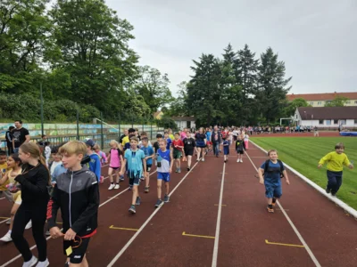 Foto des Albums: Spendenlauf für einere schönere Schule