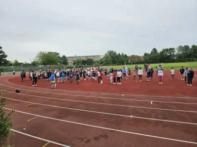 Foto des Albums: Spendenlauf für einere schönere Schule