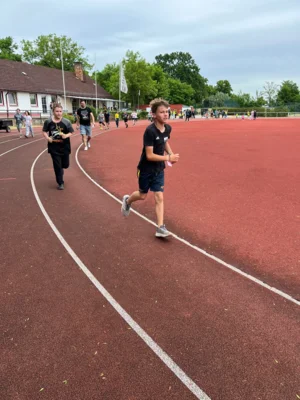 Foto des Albums: Spendenlauf für einere schönere Schule