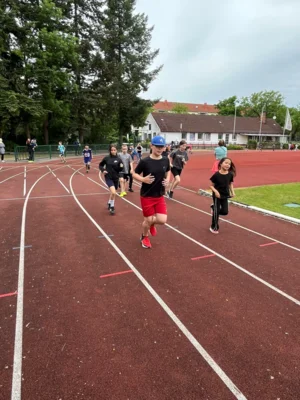 Foto des Albums: Spendenlauf für einere schönere Schule