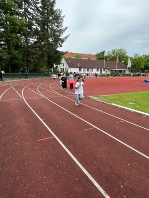 Foto des Albums: Spendenlauf für einere schönere Schule