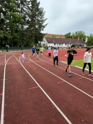 Foto des Albums: Spendenlauf für einere schönere Schule