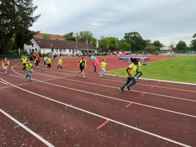 Foto des Albums: Spendenlauf für einere schönere Schule