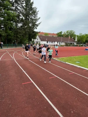 Foto des Albums: Spendenlauf für einere schönere Schule