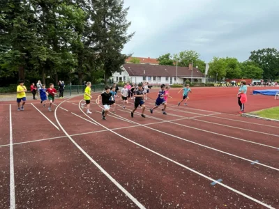 Foto des Albums: Spendenlauf für einere schönere Schule