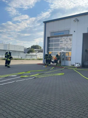 Menschrettung  (Bild vergr&ouml;&szlig;ern)