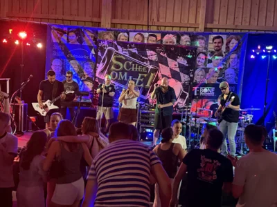 Foto des Albums: 3. Salmdorfer Festwochenende 2026 - Teil 1 Freitag und Samstag