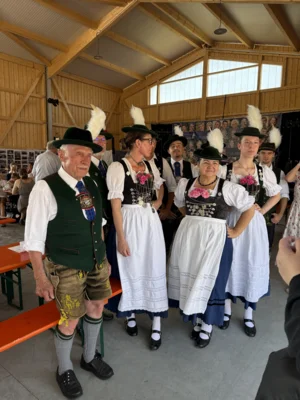 Foto des Albums: 3. Salmdorfer Festwochenende 2026 - Teil 3 Tradition und Familie