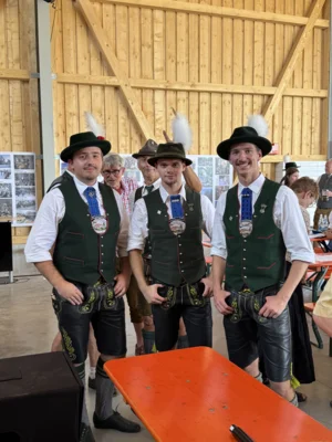 Foto des Albums: 3. Salmdorfer Festwochenende 2026 - Teil 3 Tradition und Familie