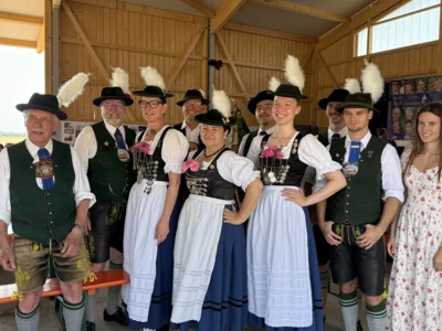 Foto des Albums: 3. Salmdorfer Festwochenende 2026 - Teil 3 Tradition und Familie