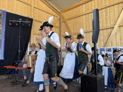 Foto des Albums: 3. Salmdorfer Festwochenende 2026 - Teil 4 Trachtentanz und Musikkabarett