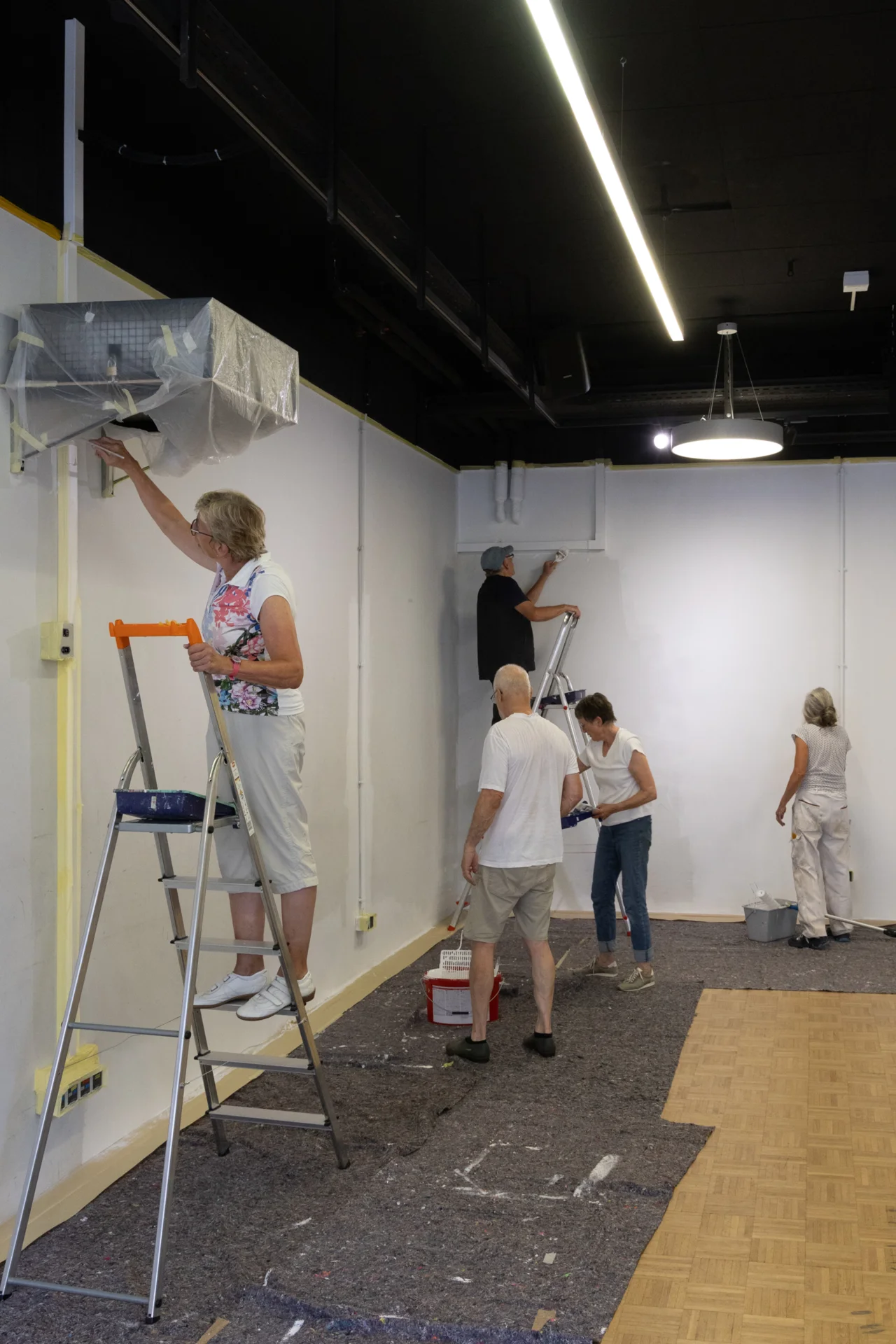 Bild: Kunstgruppe in Aktion