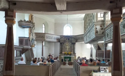 Foto des Albums: Der Leipziger Gitarrist Matthias Ehrig gibt das 4. Sommerkonzert in der Reinharzer Barockkirche