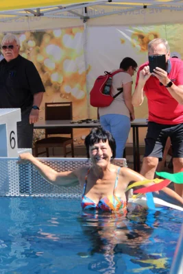 Als zweite Schwimmerin startete die Landtagsabgeordnete Eva Feu&szlig;ner.  (Bild vergr&ouml;&szlig;ern)
