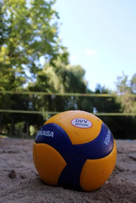 Ebenfalls schon eine Tradition ist das Volleyballturnier, das zum 24-Stunden-Schwimmen im Stadtbad stattfindet.  (Bild vergr&ouml;&szlig;ern)