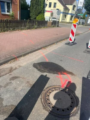 Foto des Albums: Absackung am Ortseingang