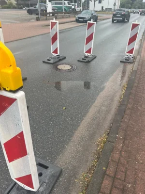 Foto des Albums: Absackung am Ortseingang