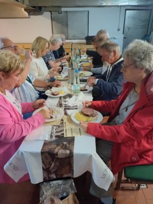 Schwaab-Dietz Weinstammtisch (3)  (Bild vergr&ouml;&szlig;ern)