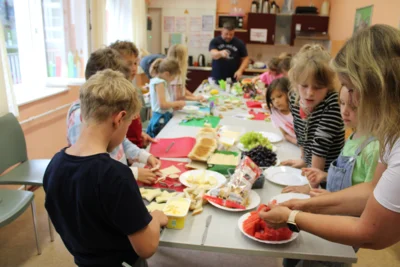 Astronauten Buffet  (Bild vergr&ouml;&szlig;ern)