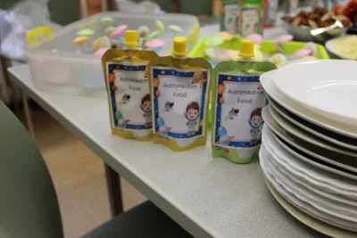 Astronauten Buffet  (Bild vergr&ouml;&szlig;ern)