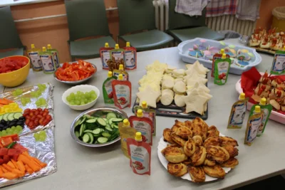 Astronauten Buffet  (Bild vergr&ouml;&szlig;ern)