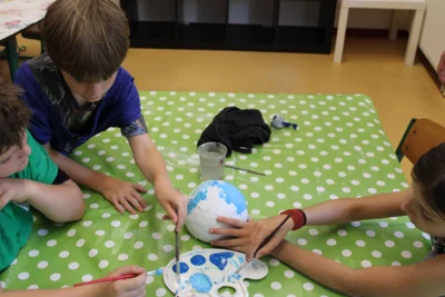 Planeten bemalen  (Bild vergr&ouml;&szlig;ern)