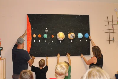 unser Sonnensystem  (Bild vergr&ouml;&szlig;ern)