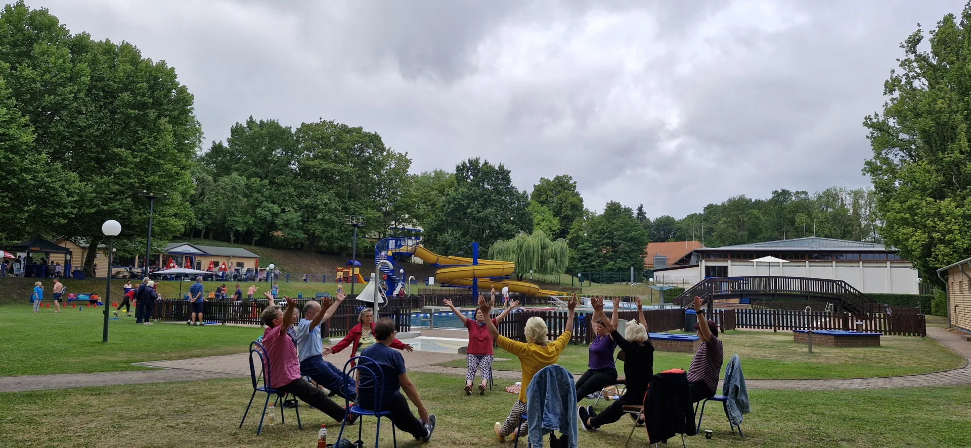 Bild: Stuhlyoga mit Frau Budnowski
