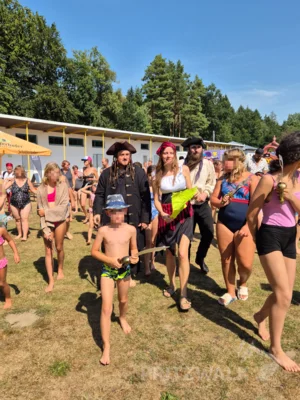 Foto des Albums: Neptunfest mit Piraten sorgte für Bombenstimmung
