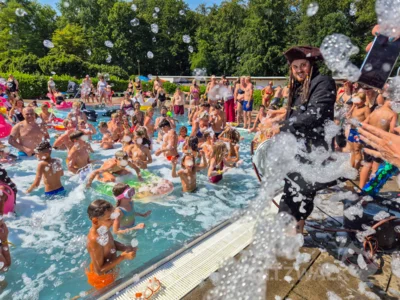 Foto des Albums: Neptunfest mit Piraten sorgte für Bombenstimmung