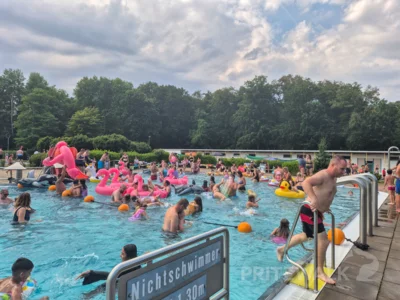 Foto des Albums: Neptunfest mit Piraten sorgte für Bombenstimmung