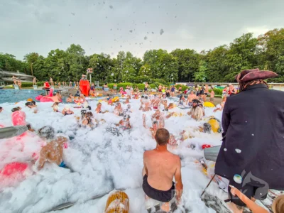 Foto des Albums: Neptunfest mit Piraten sorgte für Bombenstimmung