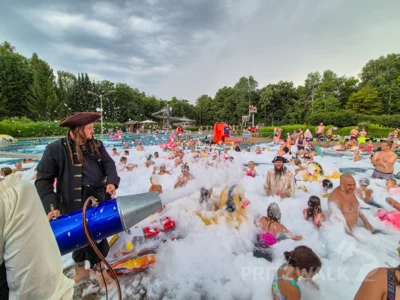 Foto des Albums: Neptunfest mit Piraten sorgte für Bombenstimmung