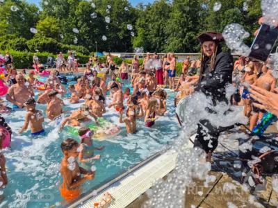 Foto des Albums: Neptunfest mit Piraten sorgte für Bombenstimmung