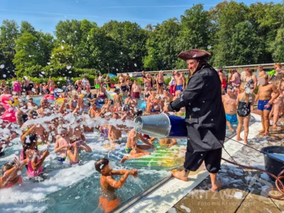 Foto des Albums: Neptunfest mit Piraten sorgte für Bombenstimmung