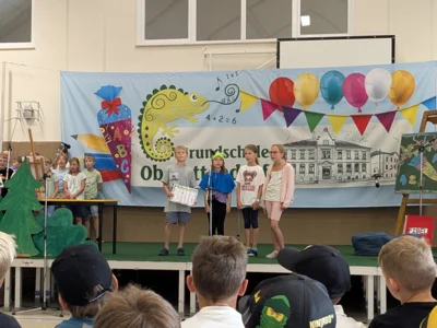 Foto des Albums: Schülerversammlung mit Schuleingangsprogramm