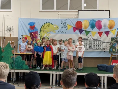 Foto des Albums: Schülerversammlung mit Schuleingangsprogramm