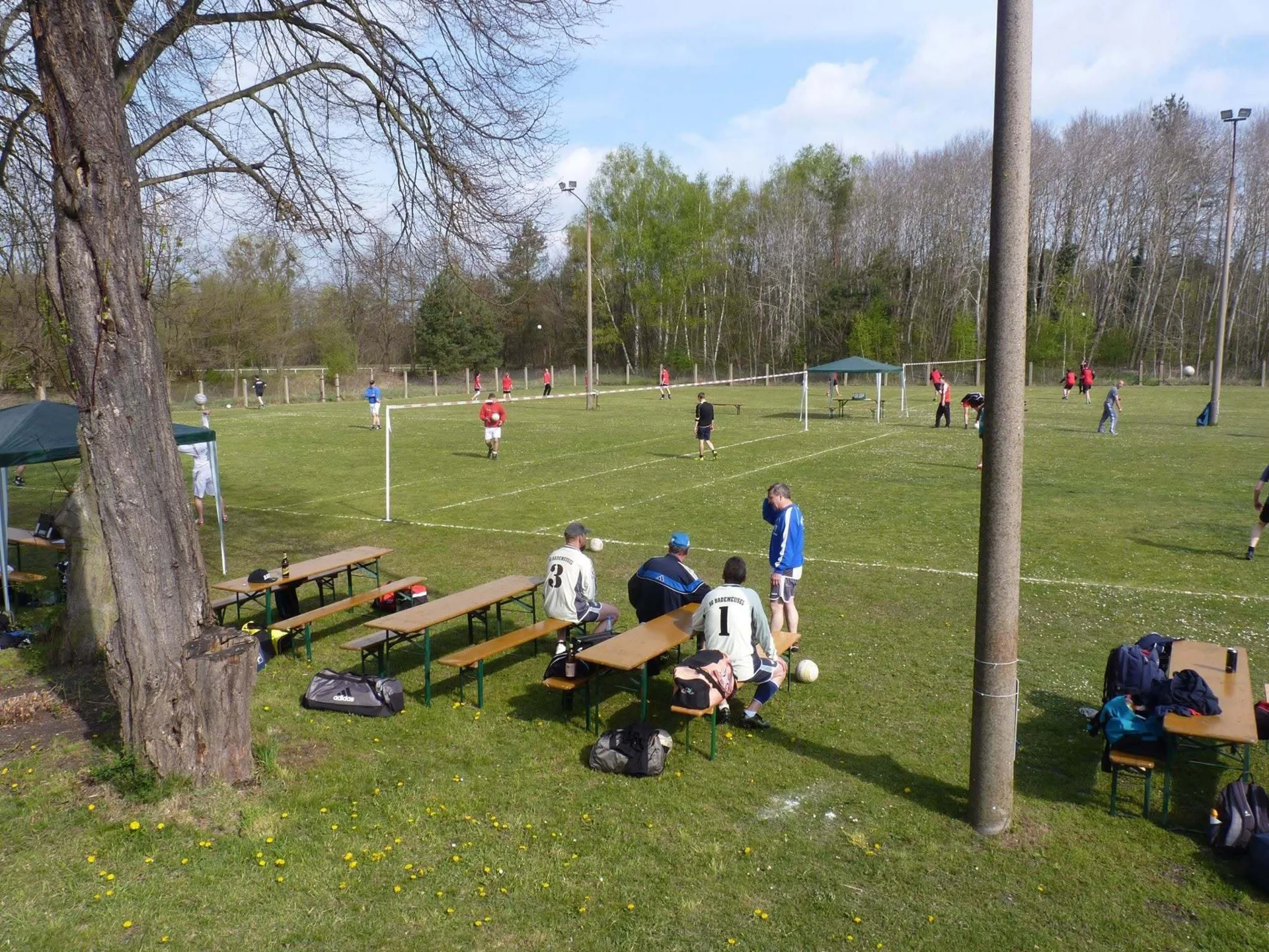 Bild: Auf dem Faustballplatz